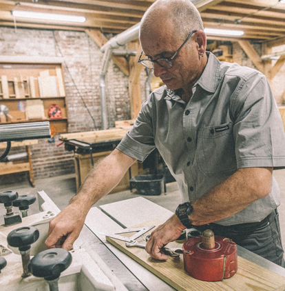 Markus Damwerth working in the shop.