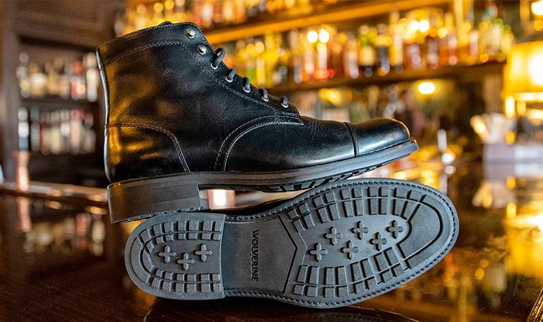 Wolverine BLVD Cap Toe in black on a bar